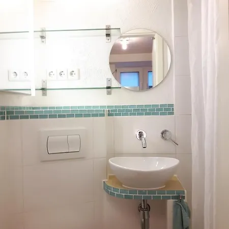 Cozy In Stuttgart-sued, Suesse, Komplett Ausgestattete Studio-wohnung Mit Wlan, Kostenfreiem Parken An Der Strasse
