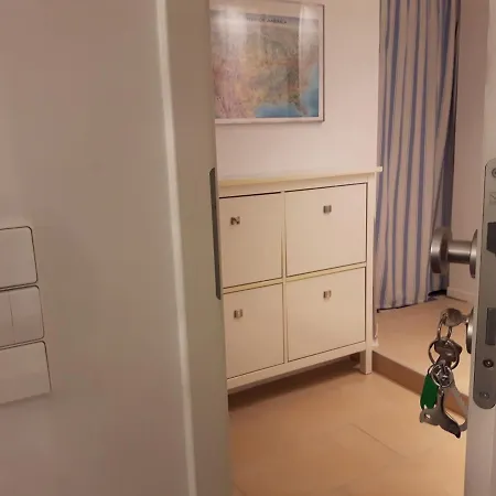 Apartment Cozy In Stuttgart-sued, Suesse, Komplett Ausgestattete Studio-wohnung Mit Wlan, Kostenfreiem Parken An Der Strasse