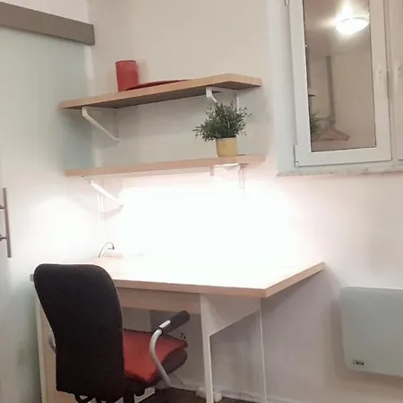 Cozy In Stuttgart-sued, Suesse, Komplett Ausgestattete Studio-wohnung Mit Wlan, Kostenfreiem Parken An Der Strasse Lägenhet Stuttgart