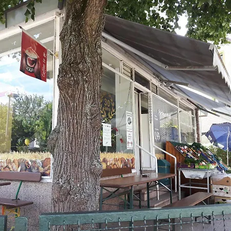 Lägenhet Cozy In Stuttgart-sued, Suesse, Komplett Ausgestattete Studio-wohnung Mit Wlan, Kostenfreiem Parken An Der Strasse *