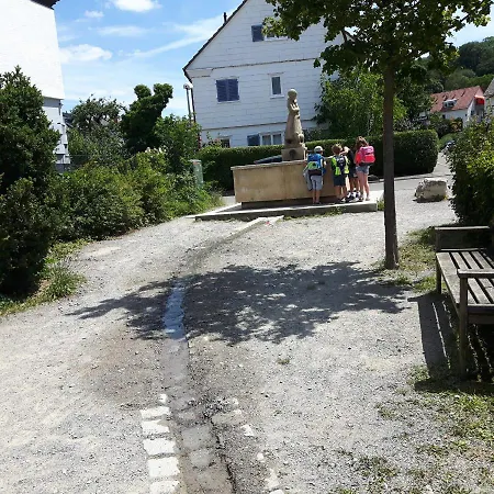 Lägenhet Cozy In Stuttgart-sued, Suesse, Komplett Ausgestattete Studio-wohnung Mit Wlan, Kostenfreiem Parken An Der Strasse *